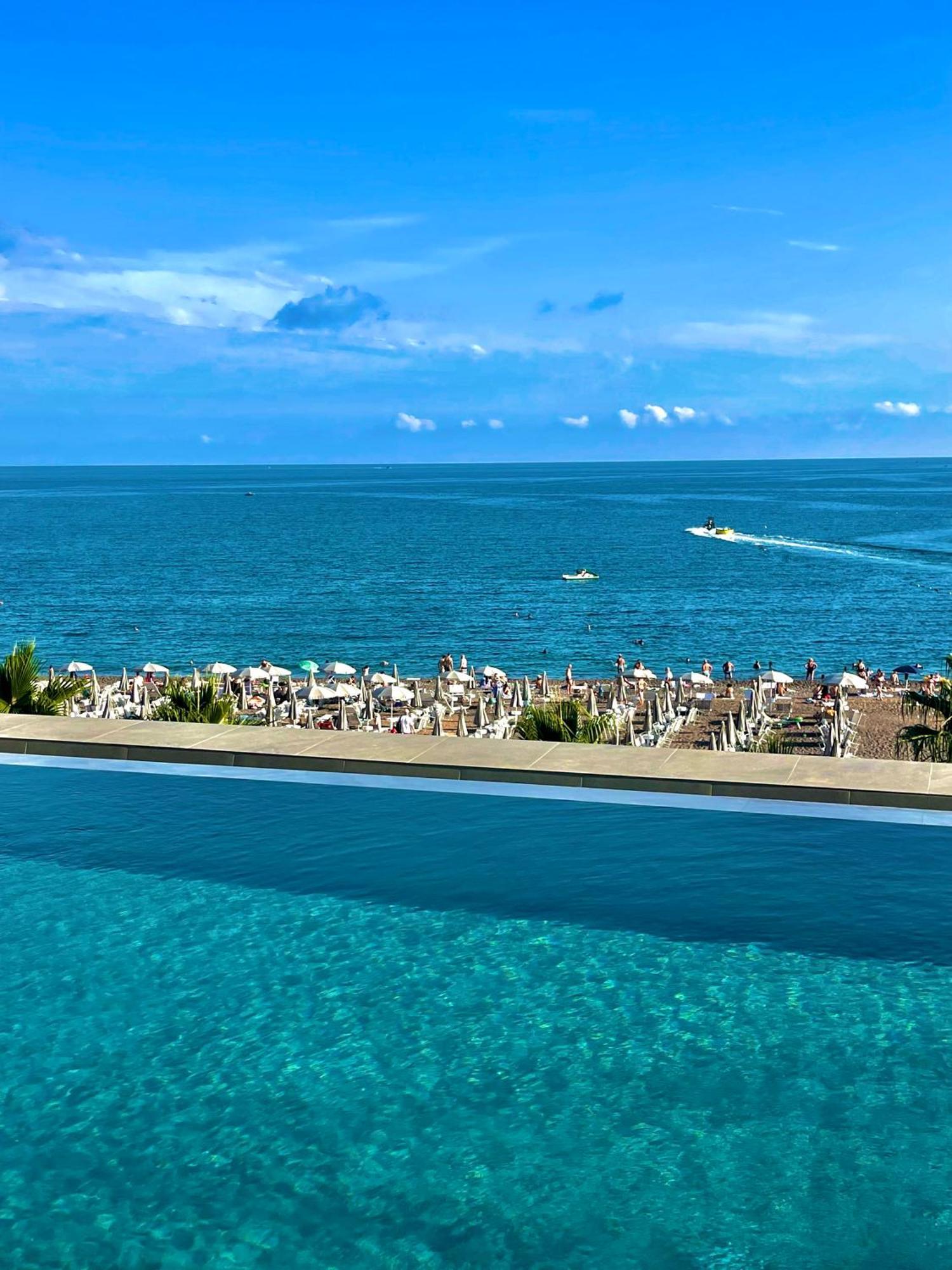 Hotel Ponta Plaza Conference & Spa บุดวา ภายนอก รูปภาพ
