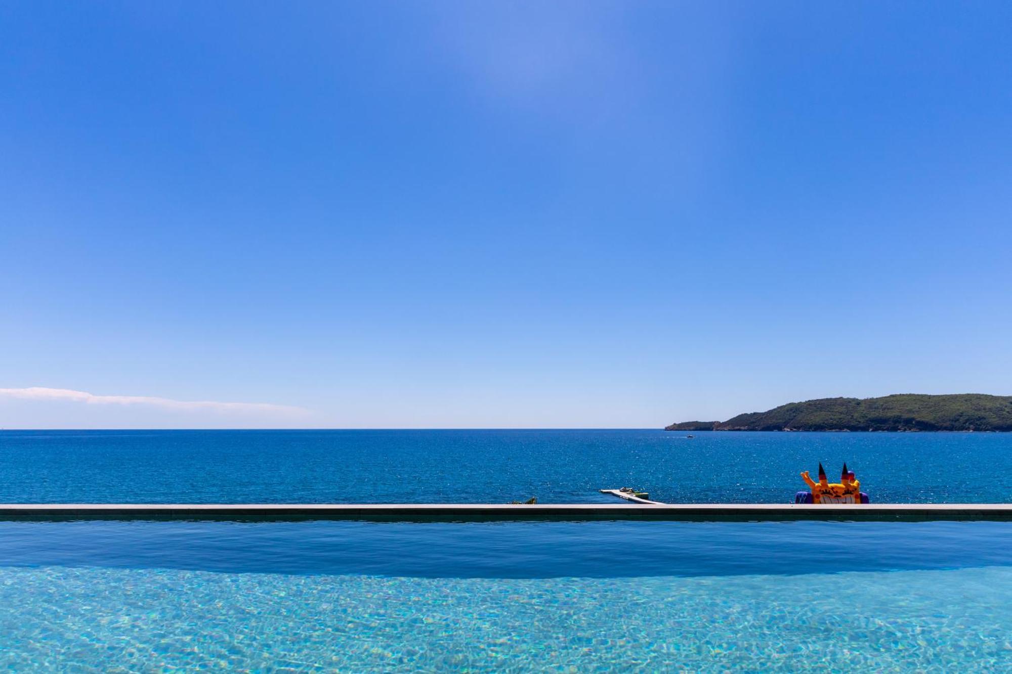Hotel Ponta Plaza Conference & Spa บุดวา ภายนอก รูปภาพ