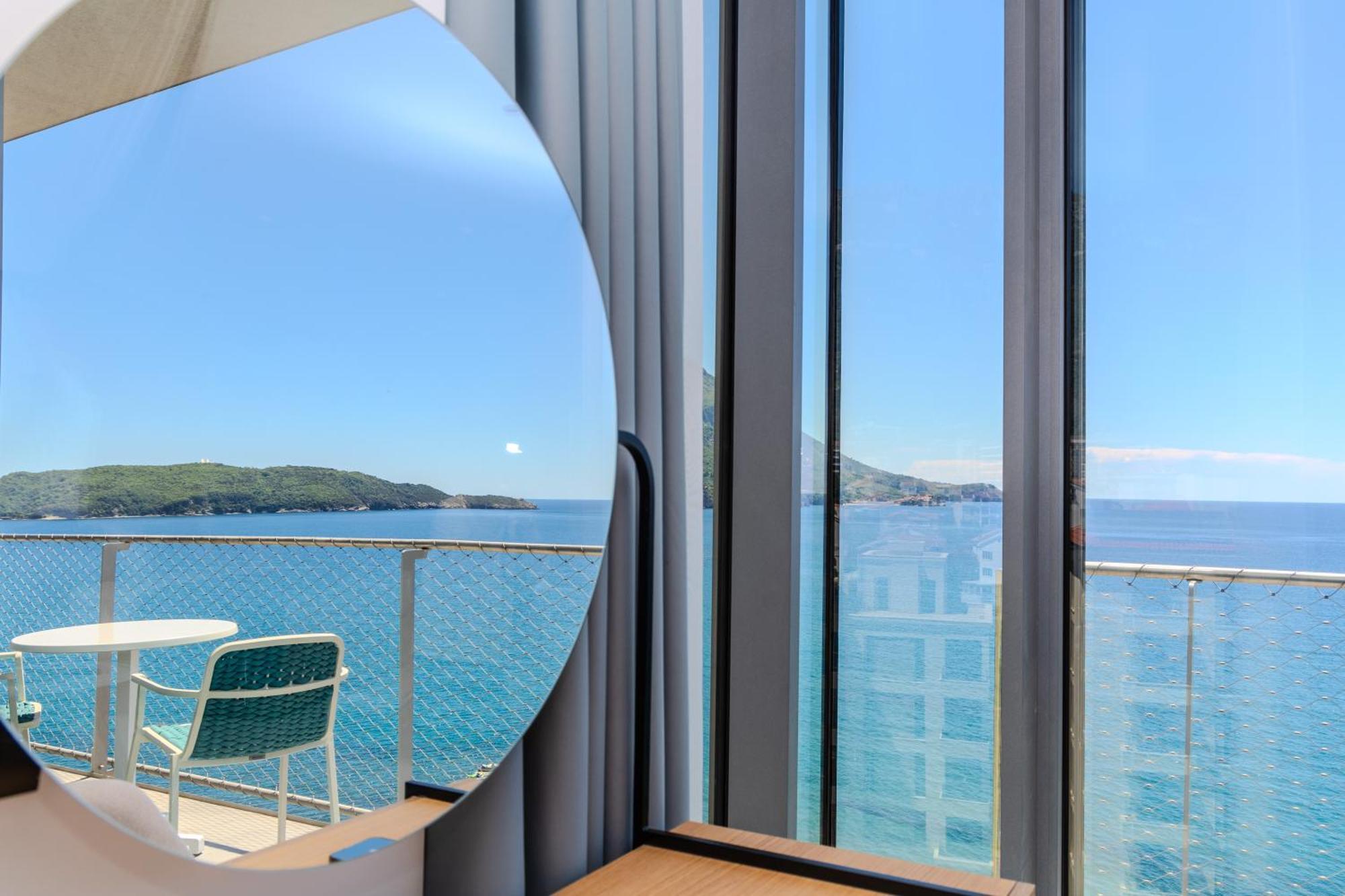 Hotel Ponta Plaza Conference & Spa บุดวา ภายนอก รูปภาพ